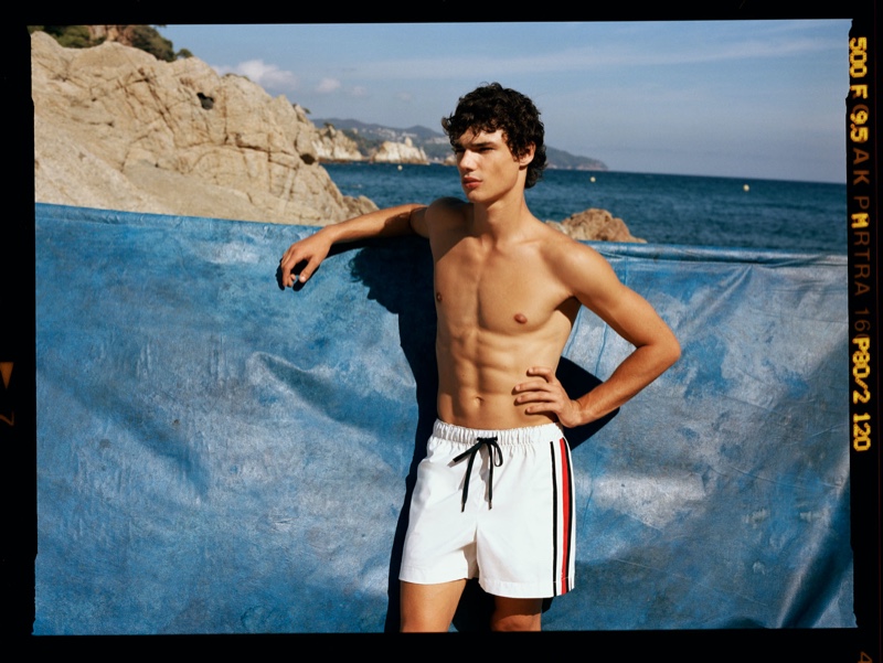 Fernando Lindez Model Shirtless Tommy Hilfiger Men Swim Shorts White 2022 Summer » Fernando Lindez Embraces Vacation Vibe in Tommy Hilfiger Fernando Lindez Model Shirtless Tommy Hilfiger Men Swim Shorts White 2022 Summer