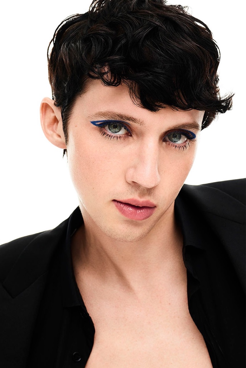 Troye Sivan YSL Beauty 2022 Blue Eyeliner