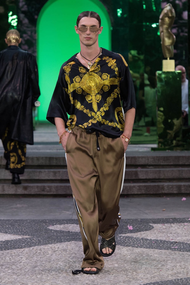 Versace Collection Men Spring 2023 Runway