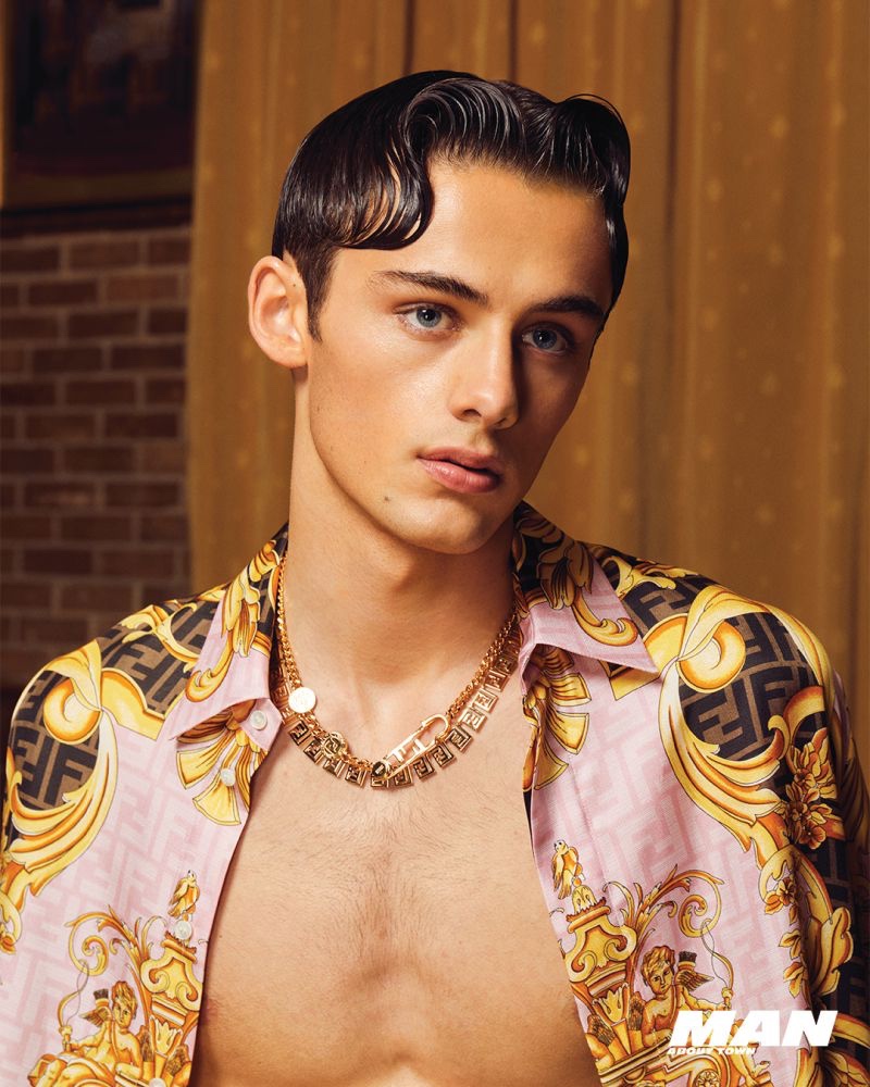 » William Franklyn-Miller Rocks Fendace for Man About Town William Franklyn Miller 2022 Man About Town 007