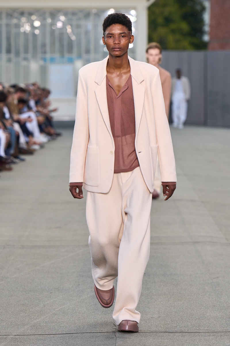» Zegna Moves Tailoring Forward for Summer '23 Zegna Collection Summer 2023 001