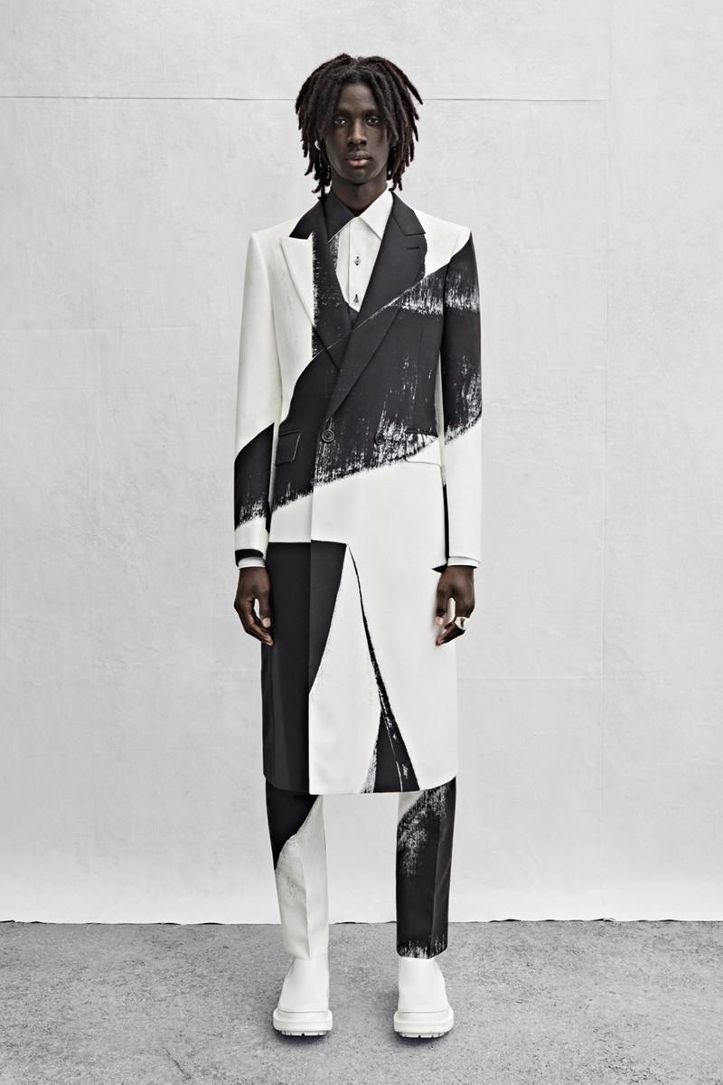 Alexander McQueen Finds Inspiration in the Evening for Spring '23 Tailoring