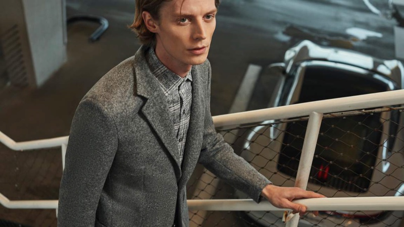 Janis Ancens Model BUGATCHI Collection Fall 2022 Lookbook Gray Suit