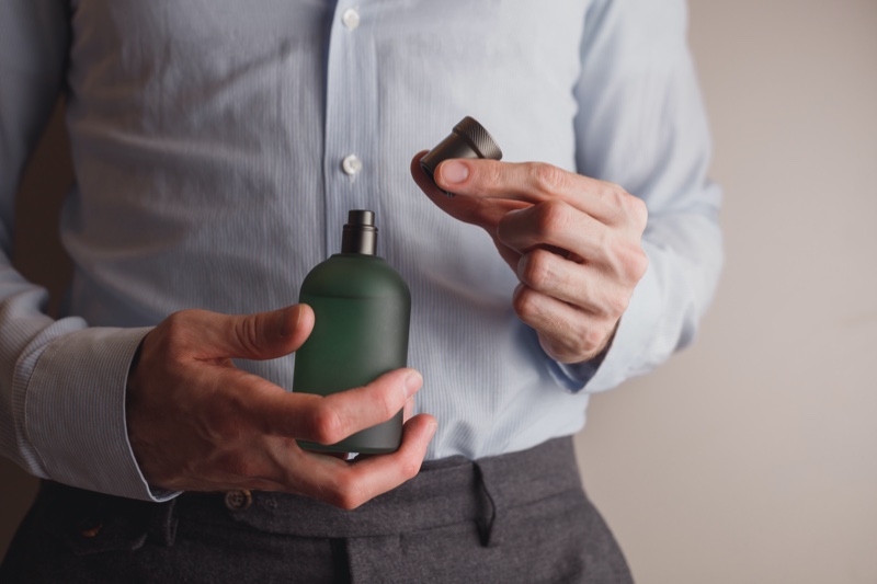 Cropped Man Green Cologne Bottle » What Does a Cologne Tell About a Man’s Personality? Cropped Man Green Cologne Bottle