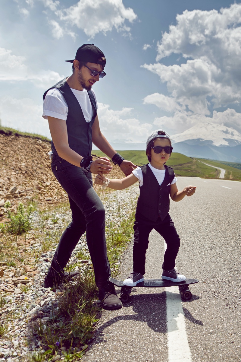 Dad Son Sneakers Skateboarding