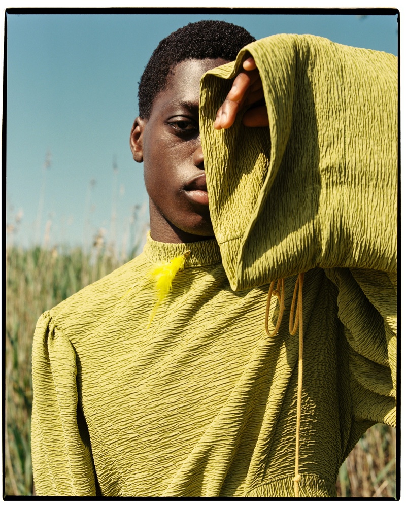 » Daniel Christian Ventures Outdoors for L'Officiel Hommes Brasil Daniel Christian Model Editorial 2022 LOfficiel Hommes Brasil 001