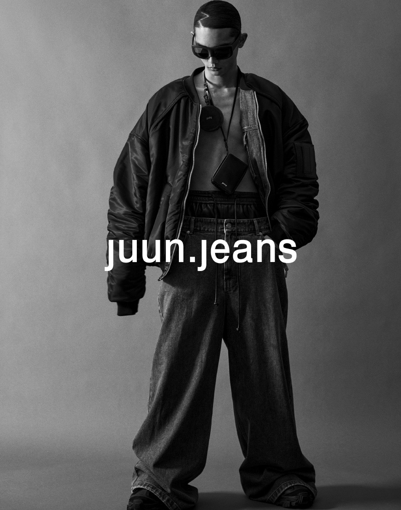 Taemin Park Model JUUN.J Spring 2023 Collection Men Baggy Jeans