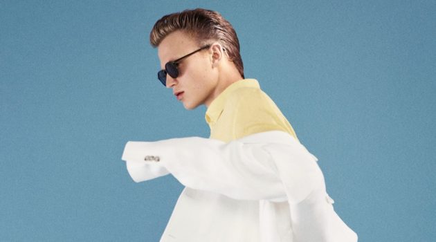 Jonas Glöer Models 'Chroma' Style for Massimo Dutti Jonas Glöer Models 'Chroma' Style for Massimo Dutti