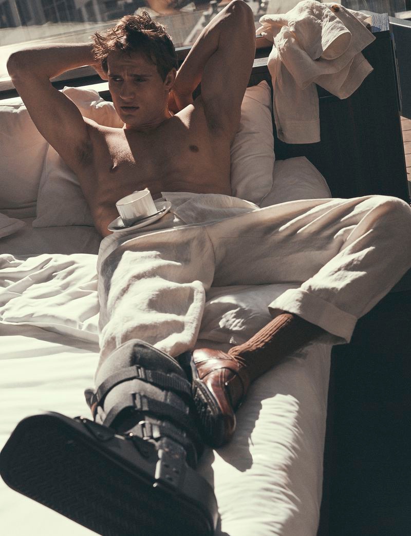 » Julian Schneyder Takes It Easy with Man About Town Julian Schneyder Model Editorial 2022 Man About Town 002