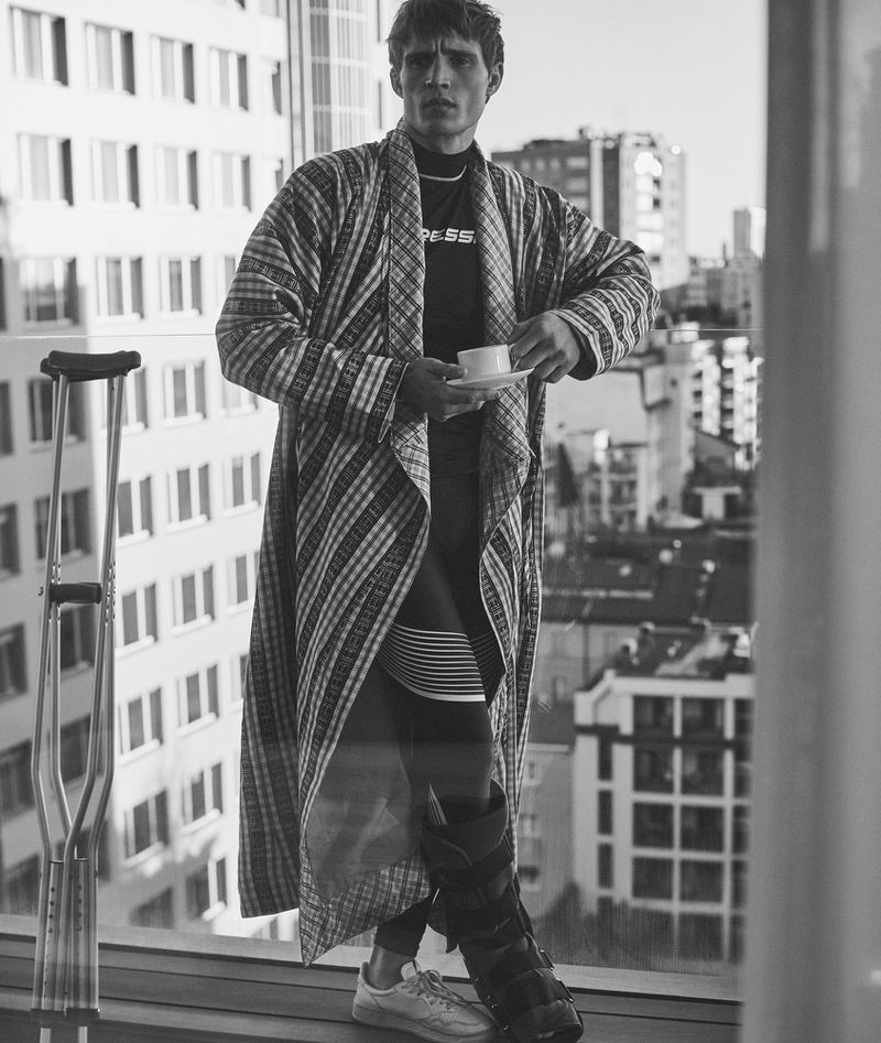 » Julian Schneyder Takes It Easy with Man About Town Julian Schneyder Model Editorial 2022 Man About Town 009