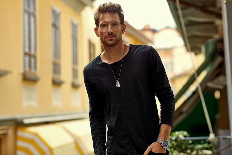 Male Model Necklace Watch Black Shirt » How to Style Silver Jewelry This Summer Male Model Necklace Watch Black Shirt