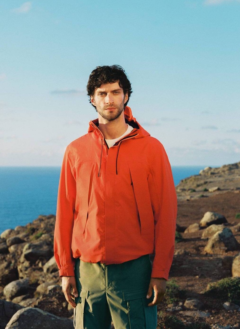 Matthew Bell Model Mango Man Improved Collection 2022 Orange Jacket » Matthew Bell Gets Active in Mango Man Improved Matthew Bell Model Mango Man Improved Collection 2022 Orange Jacket