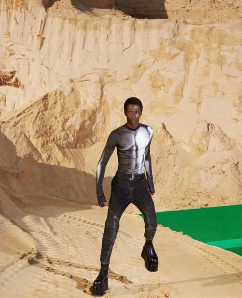 Cherif Douamba Model Balmain Campaign Men Fall 2022 » Balmain Takes to the Desert for Fall '22 Campaign Cherif Douamba Model Balmain Campaign Men Fall 2022