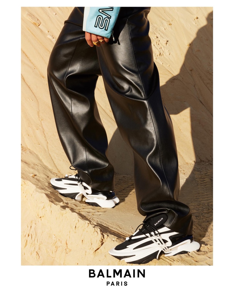 Balmain Campaign Leather Pants Fall 2022 Men » Balmain Takes to the Desert for Fall '22 Campaign Balmain Campaign Leather Pants Fall 2022 Men