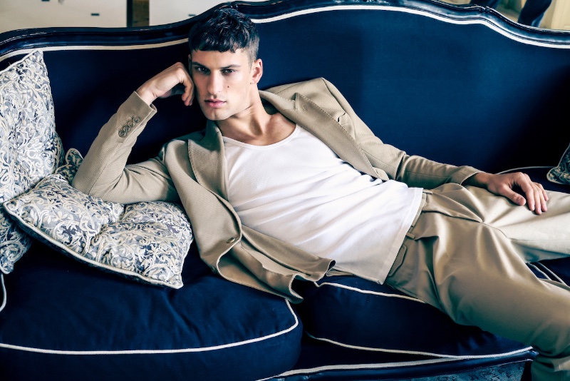 » David Models Relaxed Fits for L'Officiel Hommes Ukraine David Trulik Model LOfficiel Hommes Ukraine Editorial 2022 008