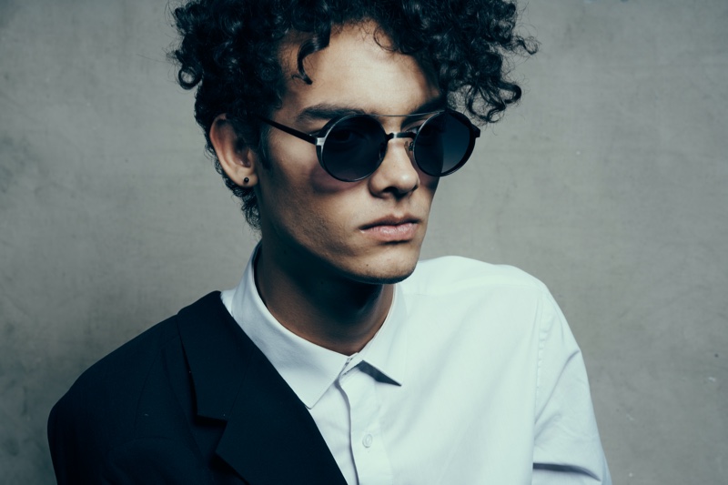 Male Model Round Sunglasses