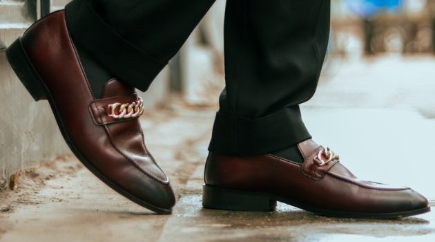 Man Wearing Broan Loafers Gold Chain Detail