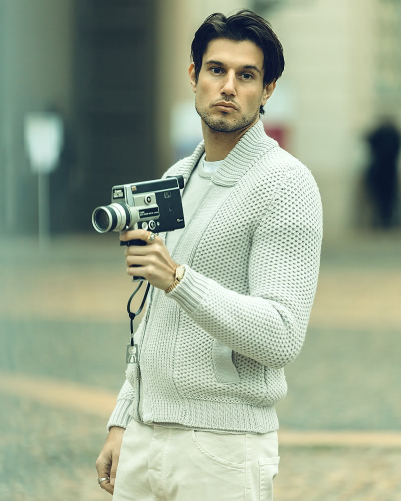 » Marco Castelli Dons Smart Style for L'Officiel Hommes Ukraine Marco Castelli Model 2022 Editorial LOfficiel Hommes Ukraine 003