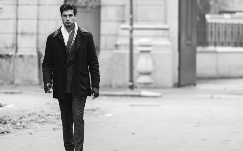 » Marco Castelli Dons Smart Style for L'Officiel Hommes Ukraine Marco Castelli Model 2022 Editorial LOfficiel Hommes Ukraine 004