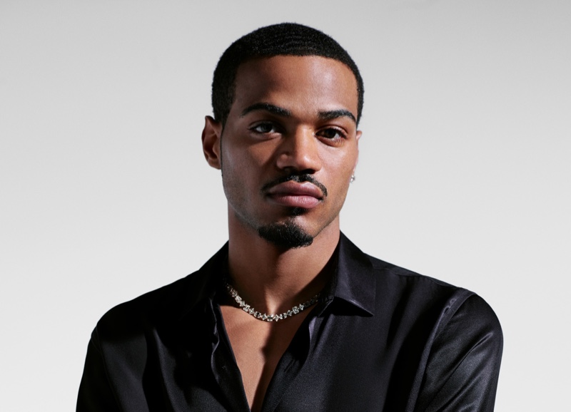 Tyshawn Jones Silk Shirt Black Diamond Necklace Tiffany & Co. Campaign 2022 » Tyshawn Jones & Imaan Hammam Front Tiffany & Co. Campaign Tyshawn Jones Silk Shirt Black Diamond Necklace Tiffany & Co. Campaign 2022