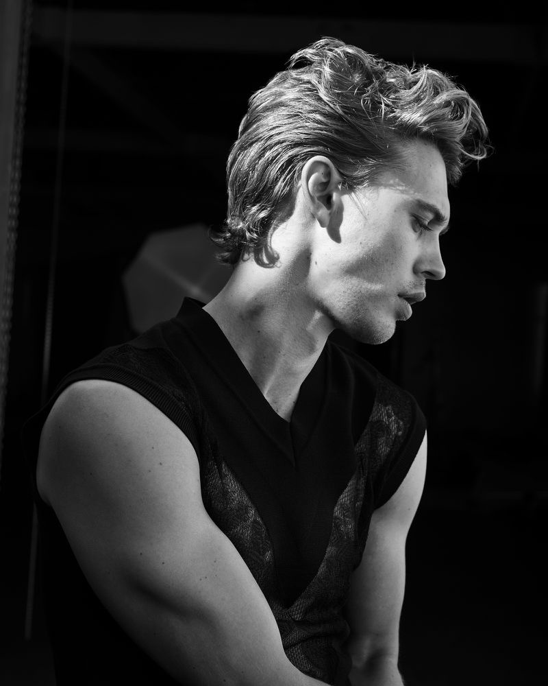 Austin Butler Black-and-white Photo Vest VMAN Photoshoot 2022