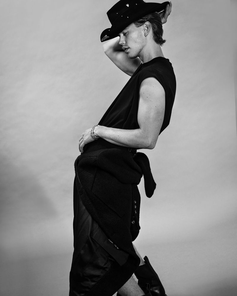 Austin Butler Black Style Clothes Fashion Cowboy Hat 2022 VMAN Photoshoot » Austin Butler Sports Bold Style for VMAN, Talks 'Elvis' Austin Butler Black Style Clothes Fashion Cowboy Hat 2022 VMAN Photoshoot