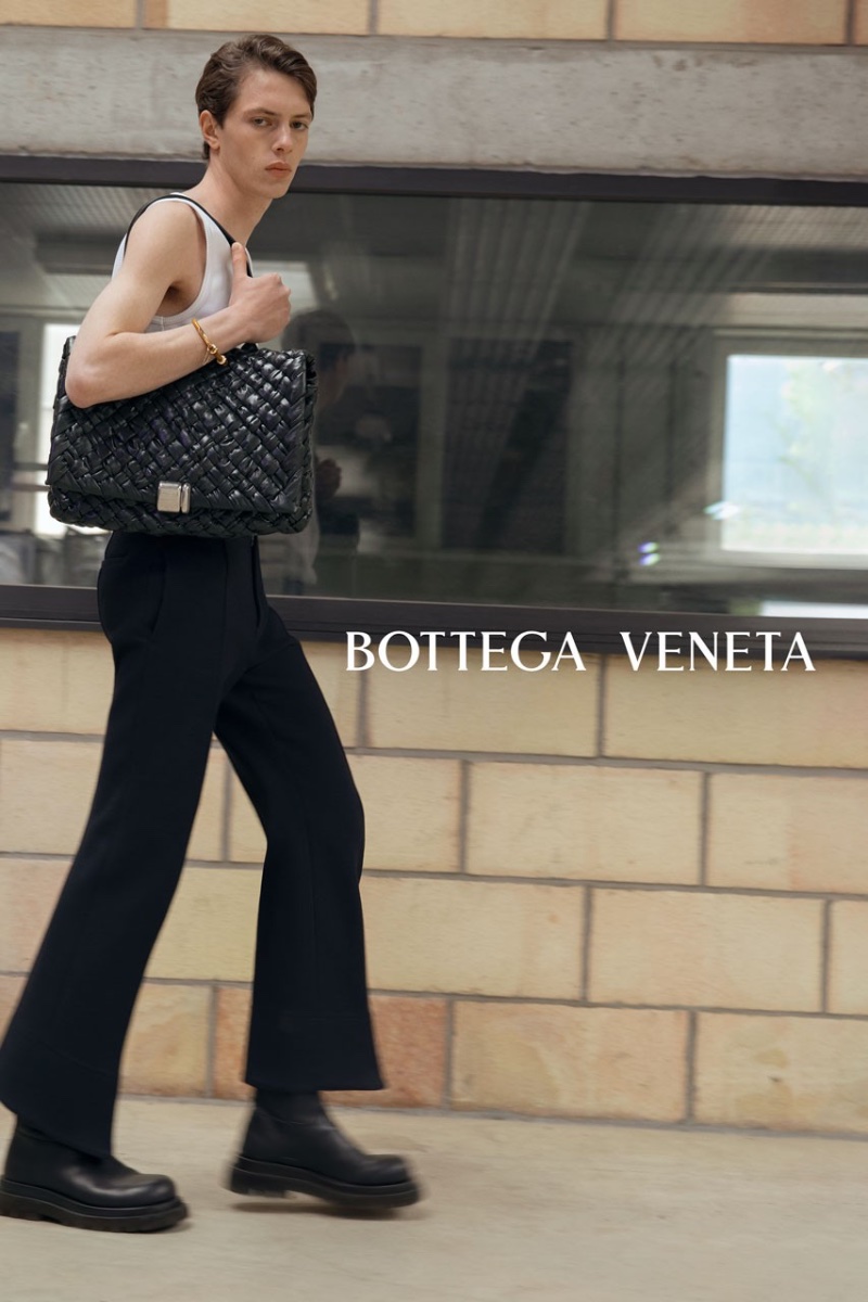 » Bottega Veneta Evokes Timeless Luxury Bottega Veneta Campaign Men Fall Winter 2022 006