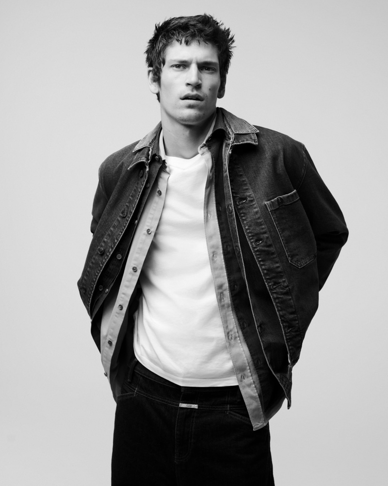 Justin Eric Martin Model Closed Men Fall 2022 Denim Campaign » Justin Eric Martin Hits the Studio for Closed Denim Campaign Justin Eric Martin Model Closed Men Fall 2022 Denim Campaign