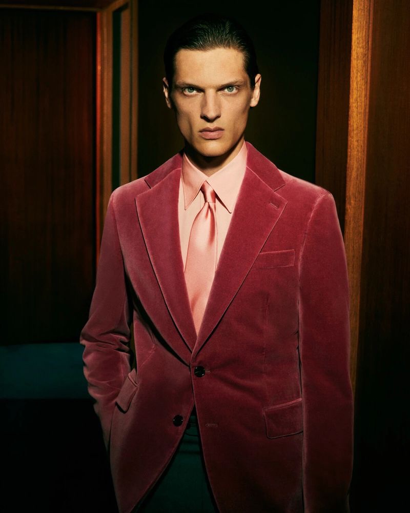 Dressed in pink, Valentin Caron wears a shirt, tie, and velvet blazer for Fursac's fall-winter 2022 campaign. » Fursac Unveils Its Vision for the Modern Man with Its Fall Campaign Dressed in pink, Valentin Caron wears a shirt, tie, and velvet blazer for Fursac's fall-winter 2022 campaign.
