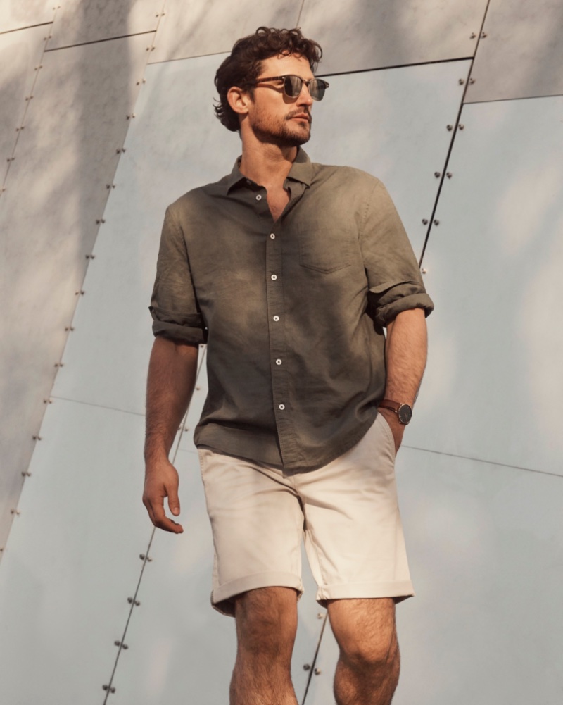 Sam Webb Model Linen Shirt Shorts 2022 Just Jeans