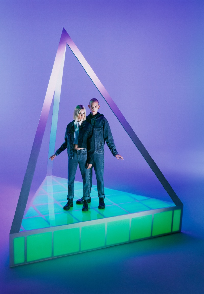 Karl Lagerfeld Cara Loves Karl Collection Campaign 2022 Cara Delevingne Jelle Haen Model » Cara Delevingne Designs Gender-Neutral Collection for Karl Lagerfeld Karl Lagerfeld Cara Loves Karl Collection Campaign 2022 Cara Delevingne Jelle Haen Model