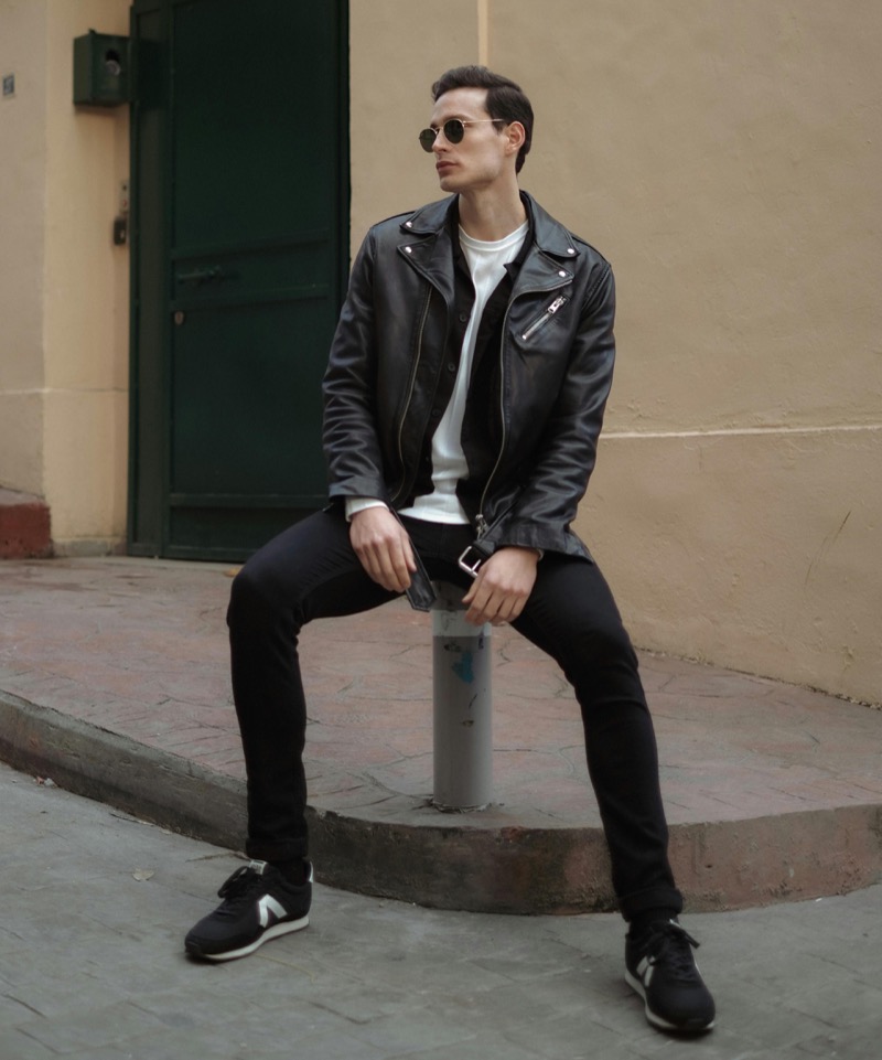Black and white looks cleaner when a leather biker jacket and low tops finish the job. » How to Wear Low Top Sneakers in Cool, Everyday Outfits Black and white looks cleaner when a leather biker jacket and low tops finish the job.