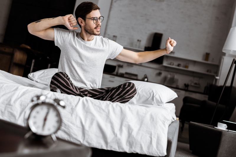 Man Pajama Pants T-shirt Glasses Bed » 12 Reasons Why Good Quality Sleepwear Can Improve Your Life Man Pajama Pants T-shirt Glasses Bed