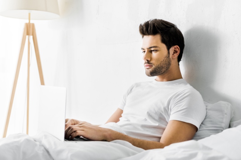 Man T-shirt Bed Laptop » 12 Reasons Why Good Quality Sleepwear Can Improve Your Life Man T-shirt Bed Laptop