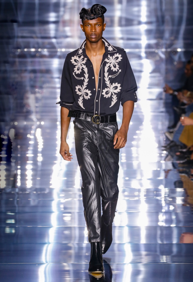 Tom Ford's Spring/Summer 2023 Show Closed Out NYFW With '80s Opulence