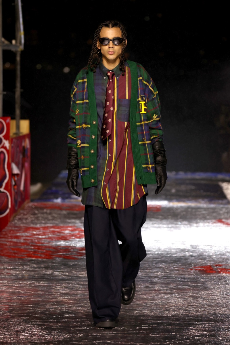 Tommy Hilfiger Fall 2022 Tommy Factory 005