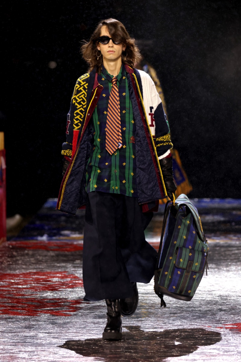 Tommy Hilfiger Fall 2022 Tommy Factory 006