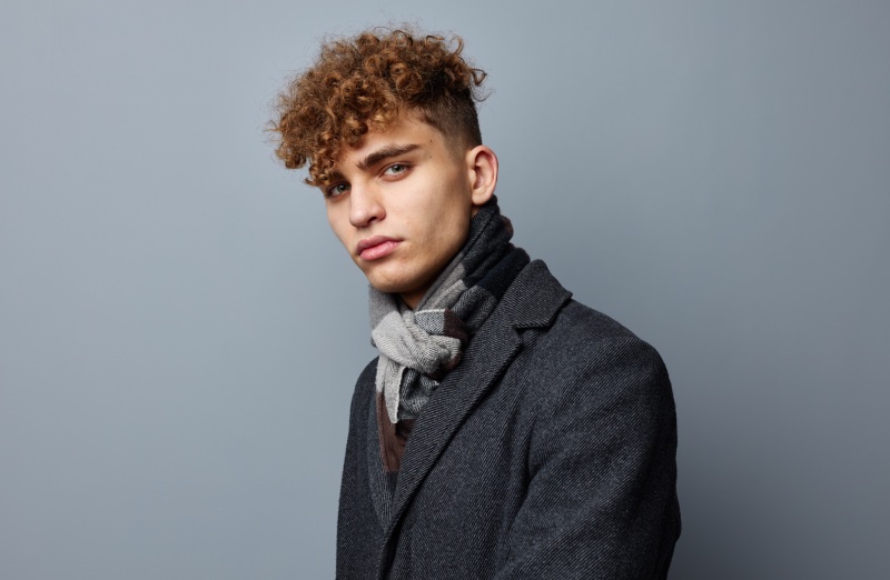 Young Model Scarf Coat Young Model Scarf Coat