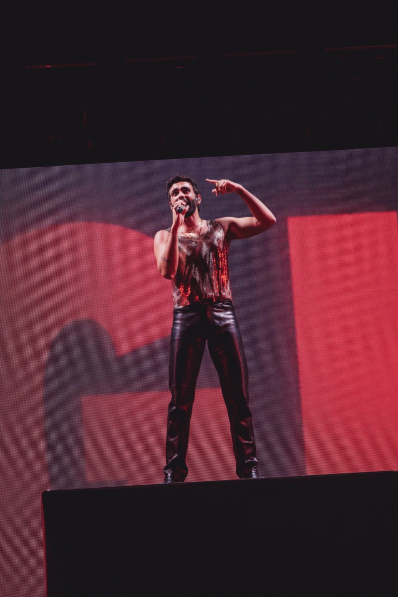 Marco Mengoni 2022 Tour Versace Gold Mesh Top Leather Pants » Marco Mengoni Turns Heads in Versace Leather & Tailoring Marco Mengoni 2022 Tour Versace Gold Mesh Top Leather Pants