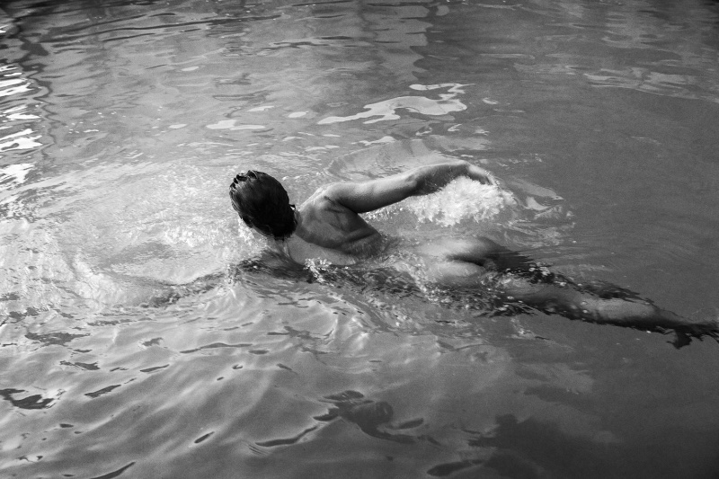 Miles McMillan Spends a Relaxing Day with Les Hommes Publics