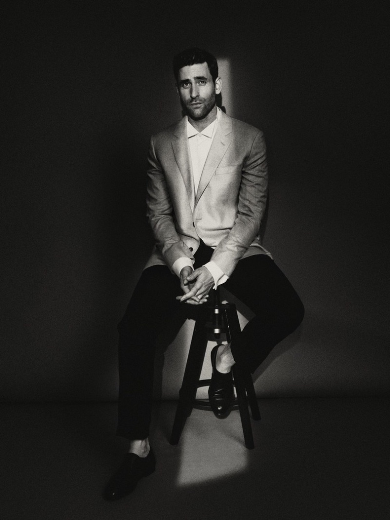 Oliver Jackson-Cohen Photo Schön! 2022 Sitting