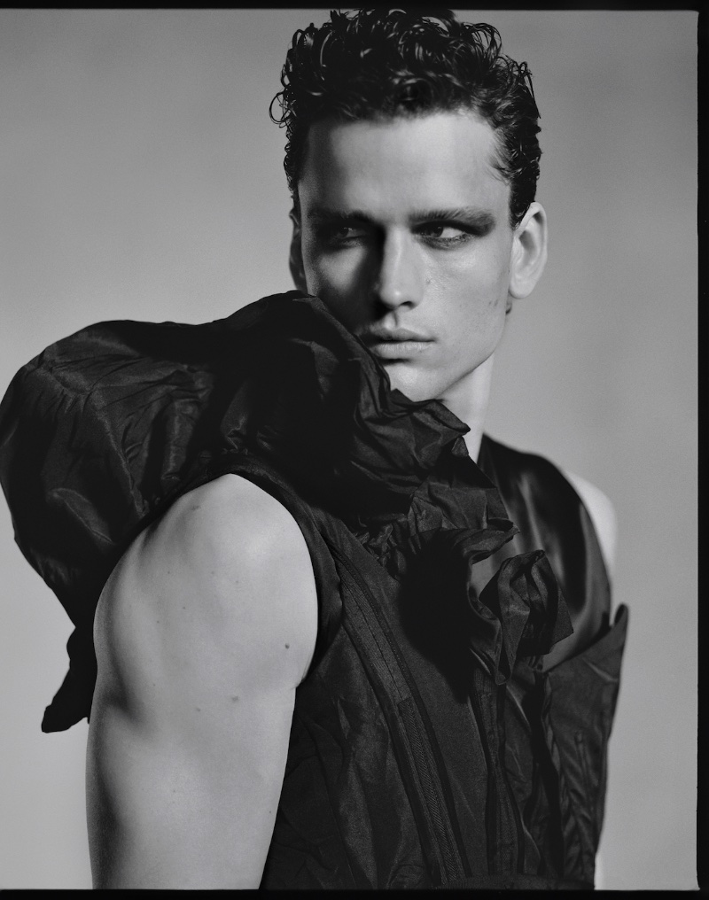 » Simon Nessman is in 'Full Sculpt' Mode for VMAN Simon Nessman Model 2022 VMAN 001