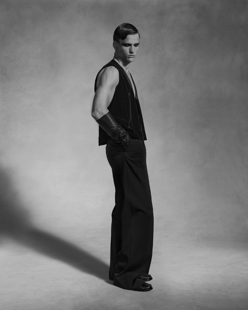 » Simon Nessman is in 'Full Sculpt' Mode for VMAN Simon Nessman Model 2022 VMAN 006