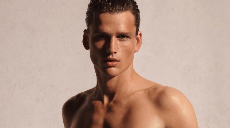 Simon Nessman Model 2022 VMAN 009