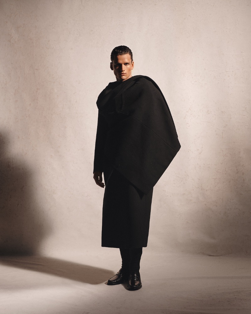 » Simon Nessman is in 'Full Sculpt' Mode for VMAN Simon Nessman Model 2022 VMAN 011