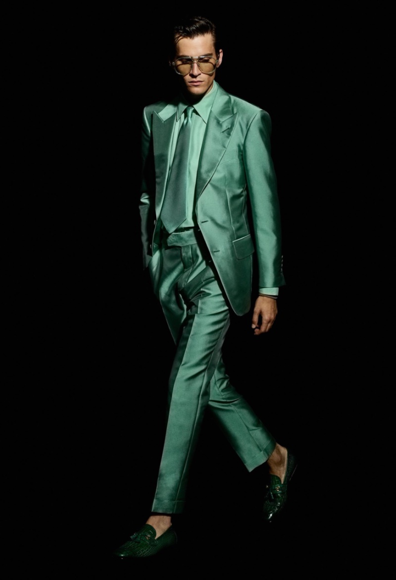 Every Look From Tom Ford Spring/Summer 2023 – CR Fashion Book