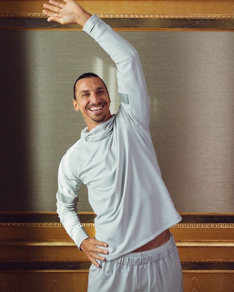 Zlatan Ibrahimović H&M Move 2022 Stretching