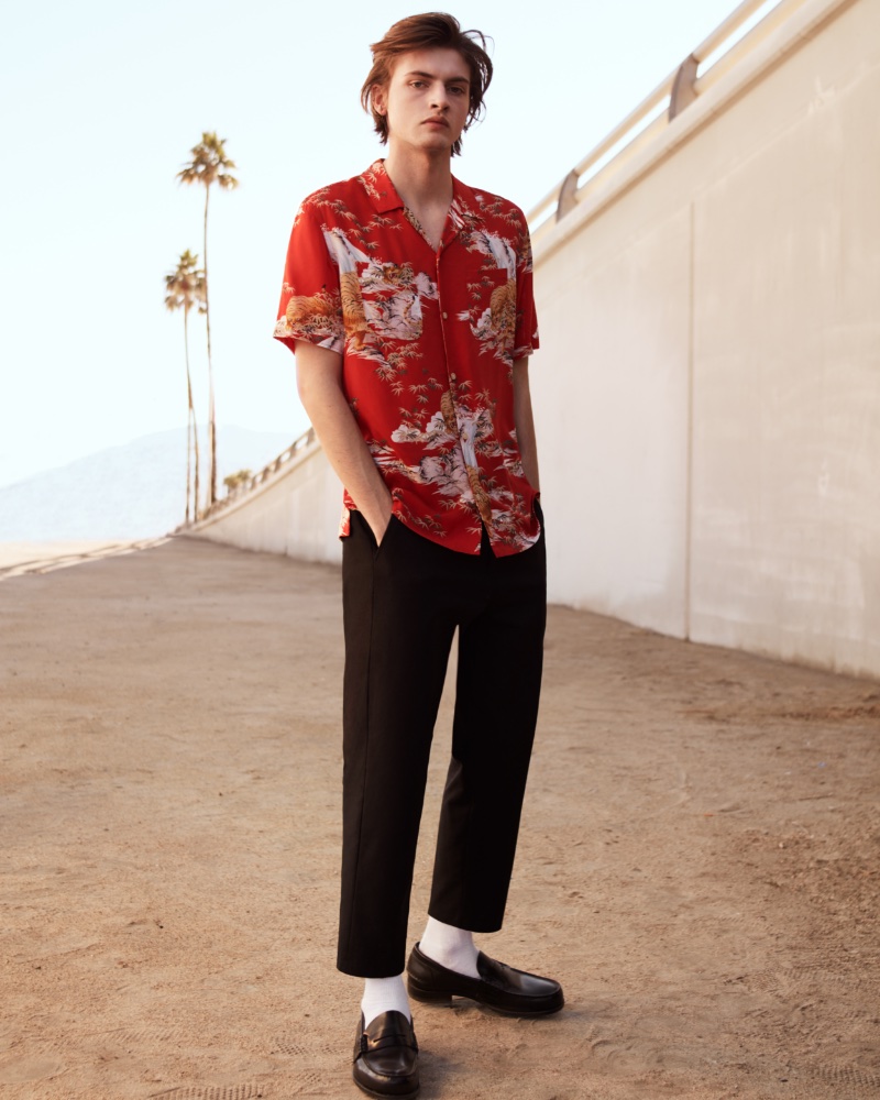 Unless you like to live on the edge, leave loafers and white socks to Michael Jackson. » Do You Wear Socks With Loafers? Unless you like to live on the edge, leave loafers and white socks to Michael Jackson.