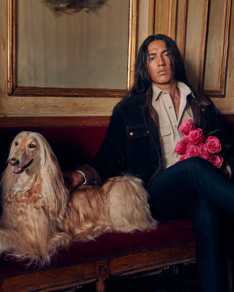 Once again the face of Banana Republic, Cherokee Jack fronts the brand's fall-winter 2022 campaign. » Banana Republic Embarks on a Romantic Adventure Once again the face of Banana Republic, Cherokee Jack fronts the brand's fall-winter 2022 campaign.