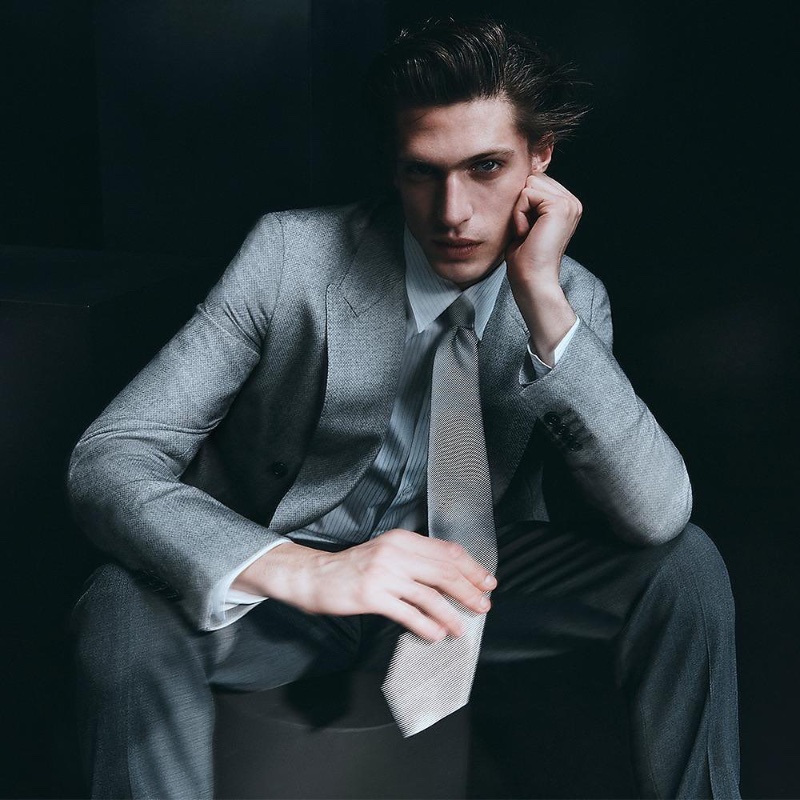 Giorgio Armani Made to Measure Campaign 2022 Edoardo Sebastianelli Model Gray Tailoring » Giorgio Armani Made to Measure Delivers a Sartorial Experience Giorgio Armani Made to Measure Campaign 2022 Edoardo Sebastianelli Model Gray Tailoring